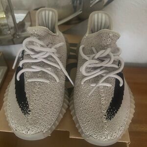 Yeezy Boost 350 V2